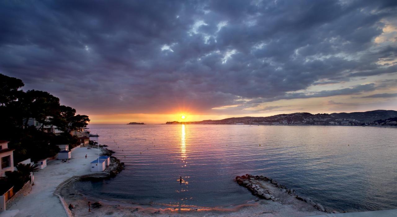 Hostellerie La Farandole Sanary-sur-Mer Bagian luar foto